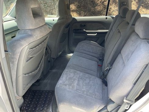 Used 2005 Honda Pilot EX image 12