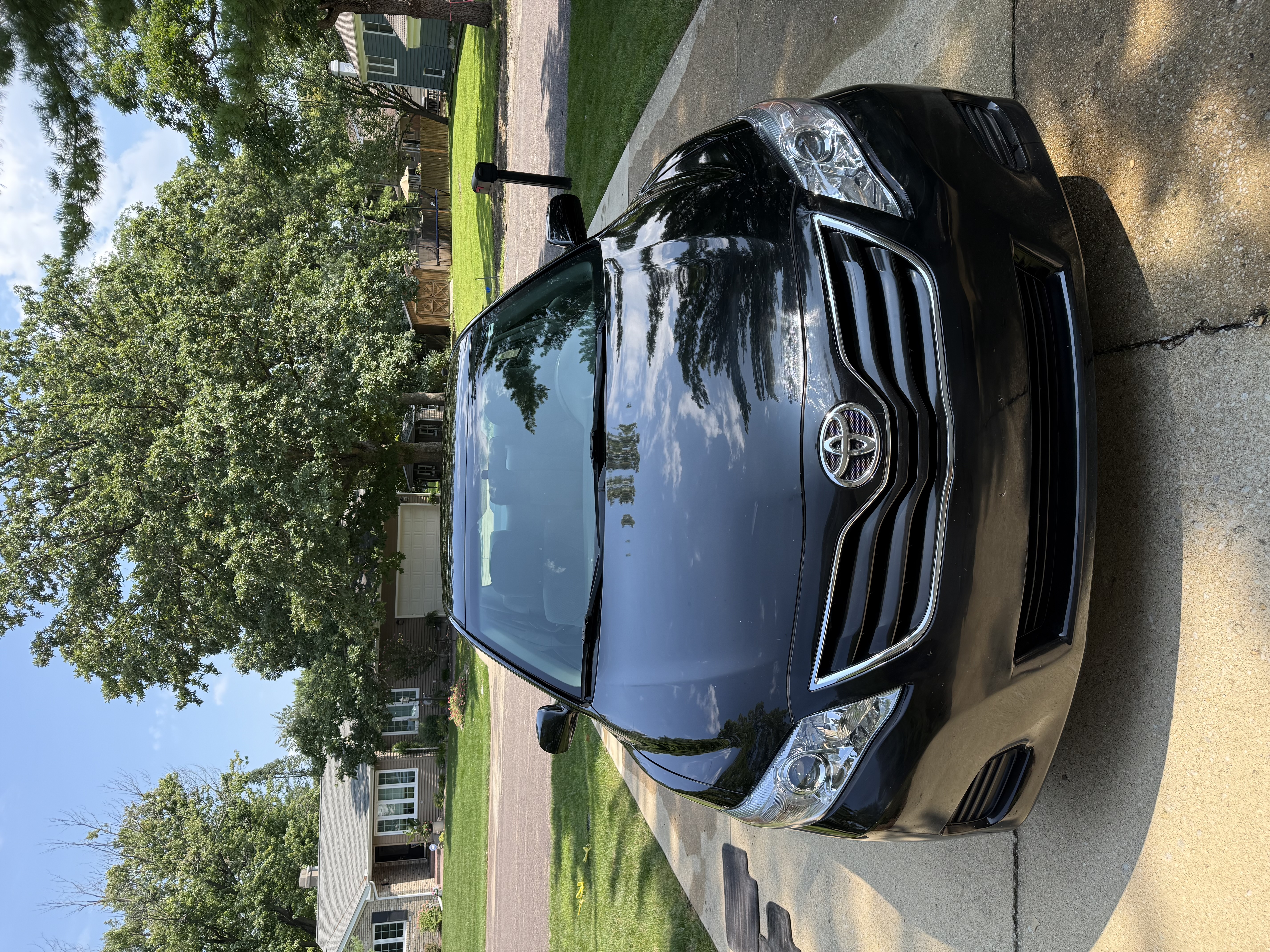 Used 2010 Toyota Camry FWD image 2