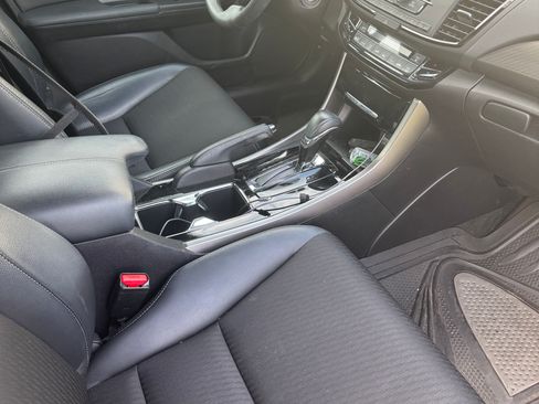 Used 2017 Honda Accord Sport image 6