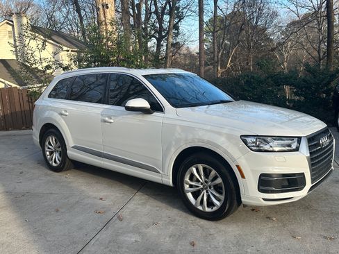 Used 2017 Audi Q7 3.0T Premium Plus w/ Premium Plus Package image 2