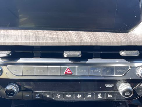 Used 2023 Kia Telluride SX Prestige image 10