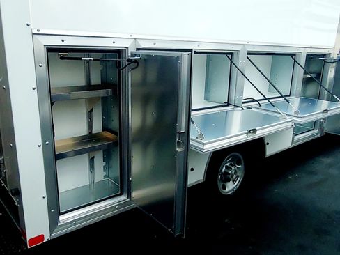 Used 2025 Chevrolet Express 3500 w/ Power Convenience Package image 20