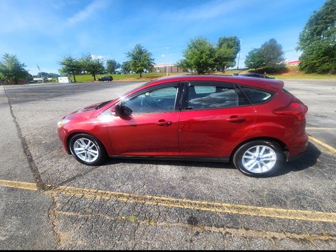 Used 2017 Ford Focus SE FWD image 14