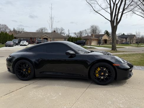Used 2022 Porsche 911 Carrera 4 image 6