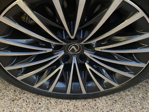 Used 2024 Lexus LS 500 AWD w/ Luxury Package image 17