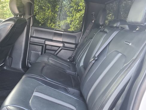 Used 2018 Ford F150 Platinum w/ Equipment Group 701A Luxury AWD/4WD image 4