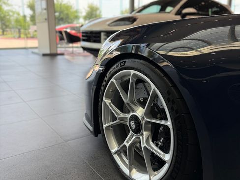 Used 2022 Porsche 911 GT3 image 8