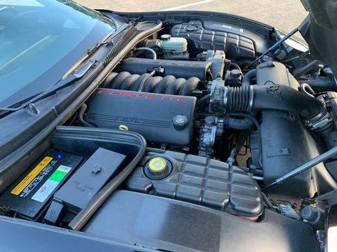 Used 2000 Chevrolet Corvette Convertible w/ Memory Pkg RWD image 20