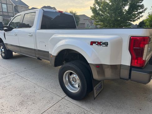 Used 2019 Ford F350 King Ranch w/ King Ranch Ultimate Package AWD/4WD image 16