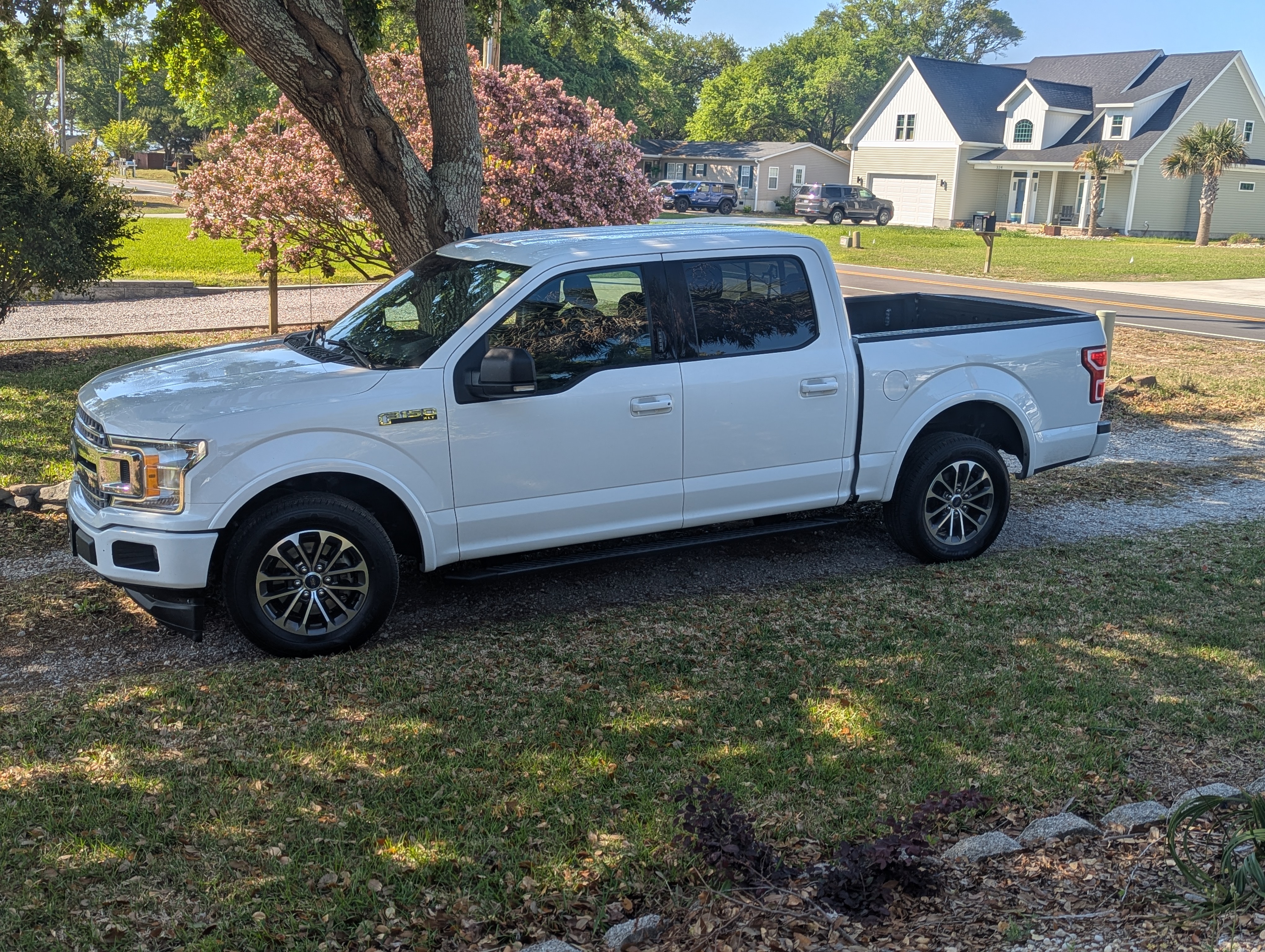 Used 2020 Ford F150 XLT w/ Equipment Group 302A Luxury RWD image 2