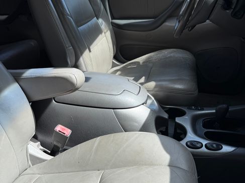 Used 2002 Toyota Sequoia Limited AWD/4WD image 10