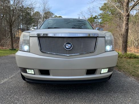 Used 2007 Cadillac Escalade 2WD w/ Information Package image 18