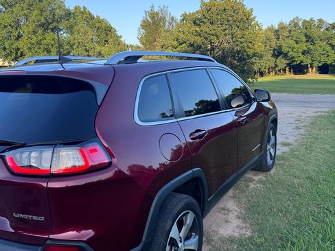 Used 2021 Jeep Cherokee Limited w/ Elite Package FWD image 1