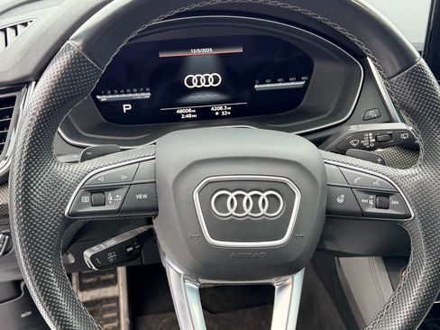 Used 2022 Audi SQ5 Prestige w/ Prestige Package image 9