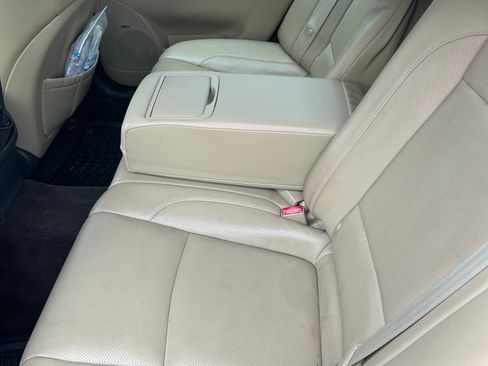 Used 2011 Hyundai Genesis 4.6 image 6