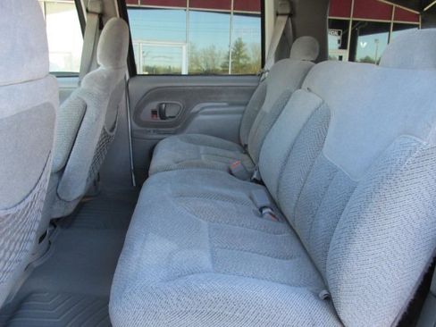 Used 1999 Chevrolet Suburban 2500 w/ Preferred Equipment Group 2 image 6