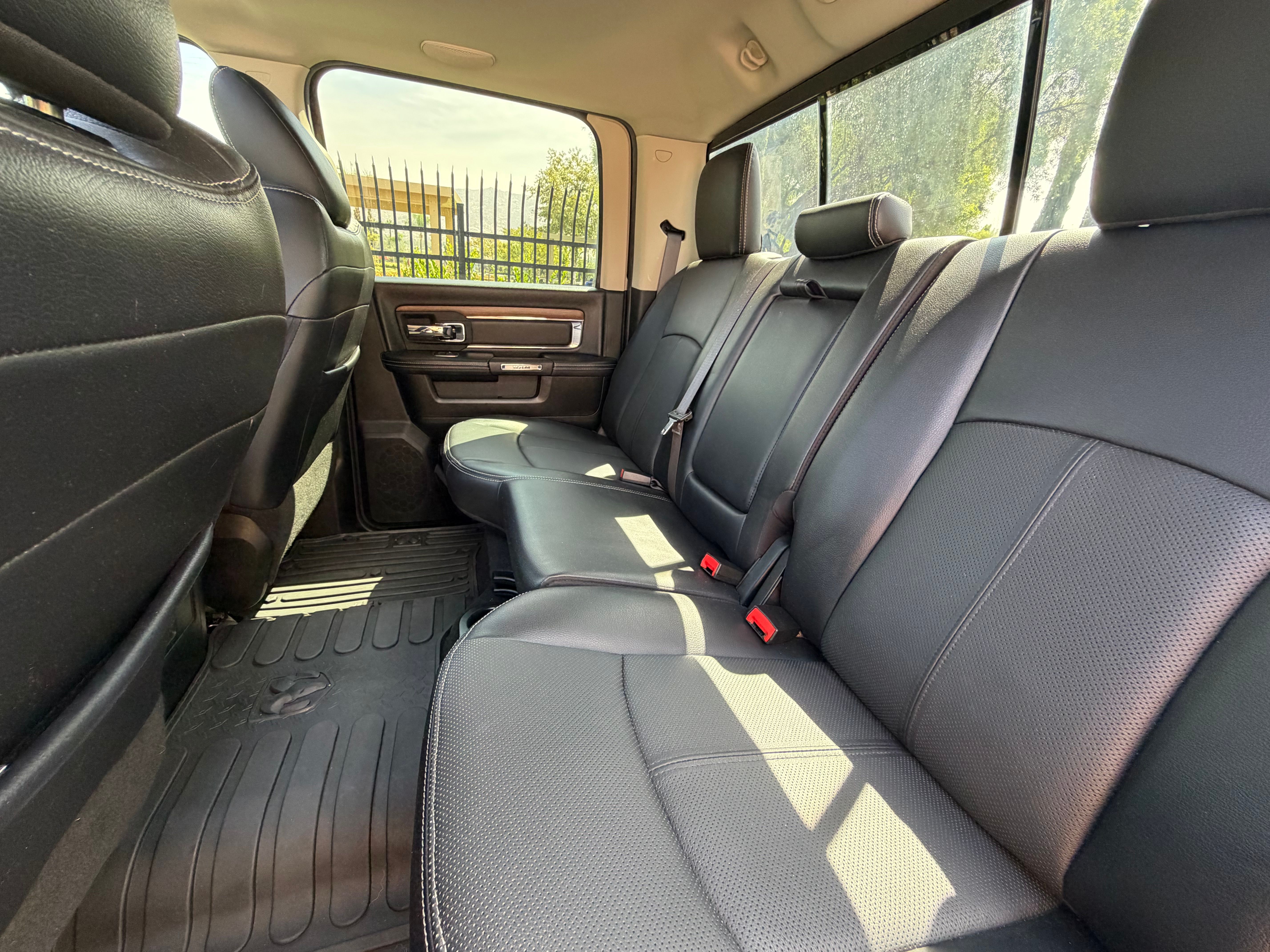 Used 2018 RAM 2500 Laramie w/ Convenience Group AWD/4WD image 16