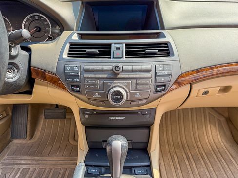Used 2010 Honda Accord EX-L image 19