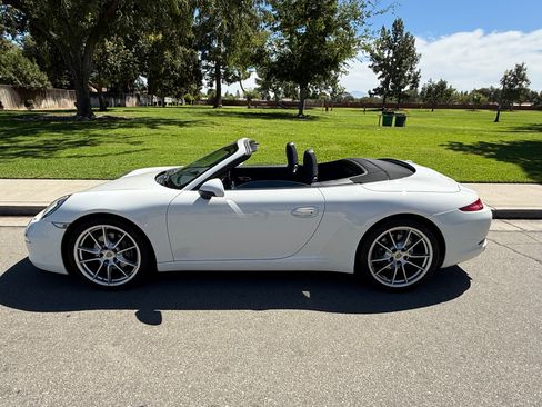Used 2012 Porsche 911 Carrera RWD image 2