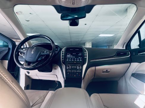 Used 2017 Lincoln MKC Reserve w/ Lincoln MKC Climate Package image 10