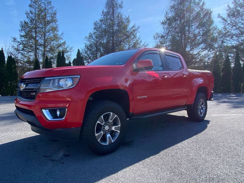 Used 2019 Chevrolet Colorado Z71 image 1