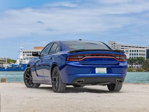 Used 2021 Dodge Charger SXT w/ Blacktop Package image 11