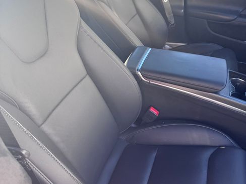 Used 2022 Tesla Model S Plaid image 9