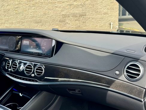 Used 2017 Mercedes-Benz S 550 4MATIC Sedan image 16