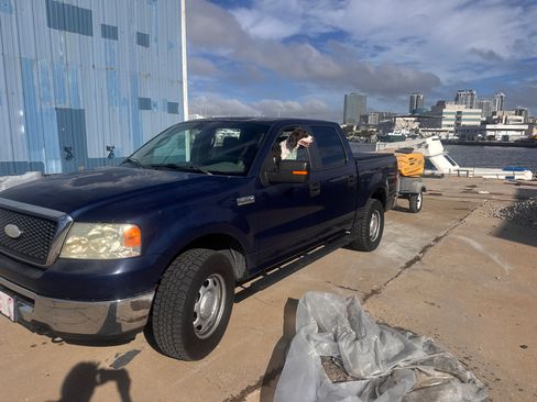 Used 2007 Ford F150 XLT image 2