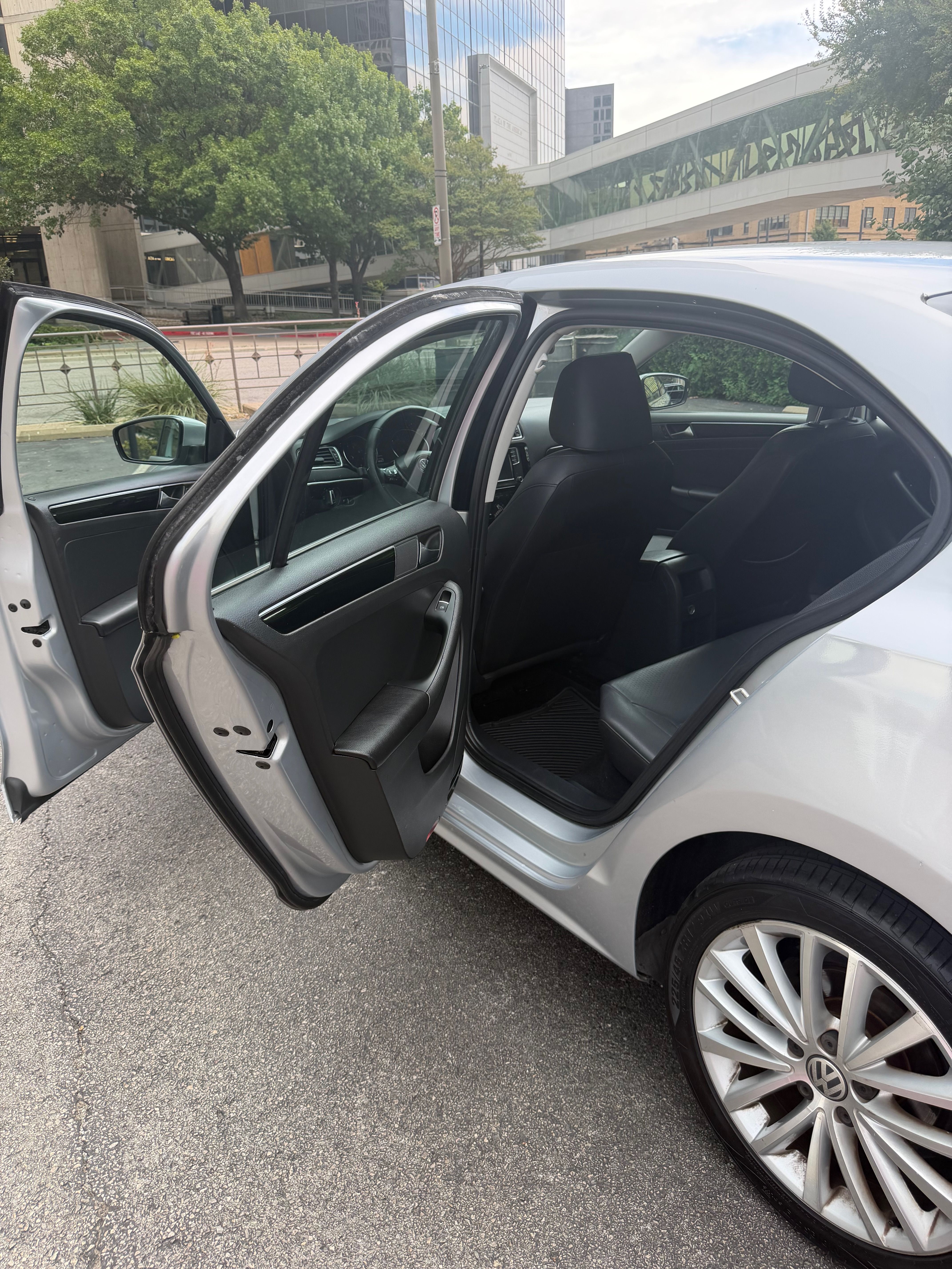 Used 2016 Volkswagen Jetta SEL w/ Lighting Package FWD image 20