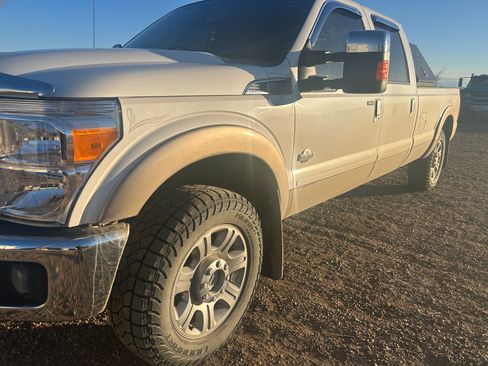 Used 2014 Ford F350 King Ranch w/ King Ranch w/Chrome Package image 4