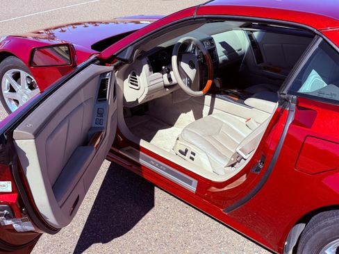 Used 2004 Cadillac XLR image 5