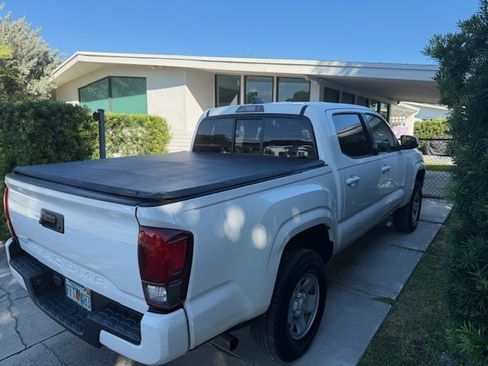 Used 2021 Toyota Tacoma SR w/ SR Convenience Package image 16