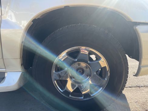 Used 2005 Cadillac Escalade AWD image 20