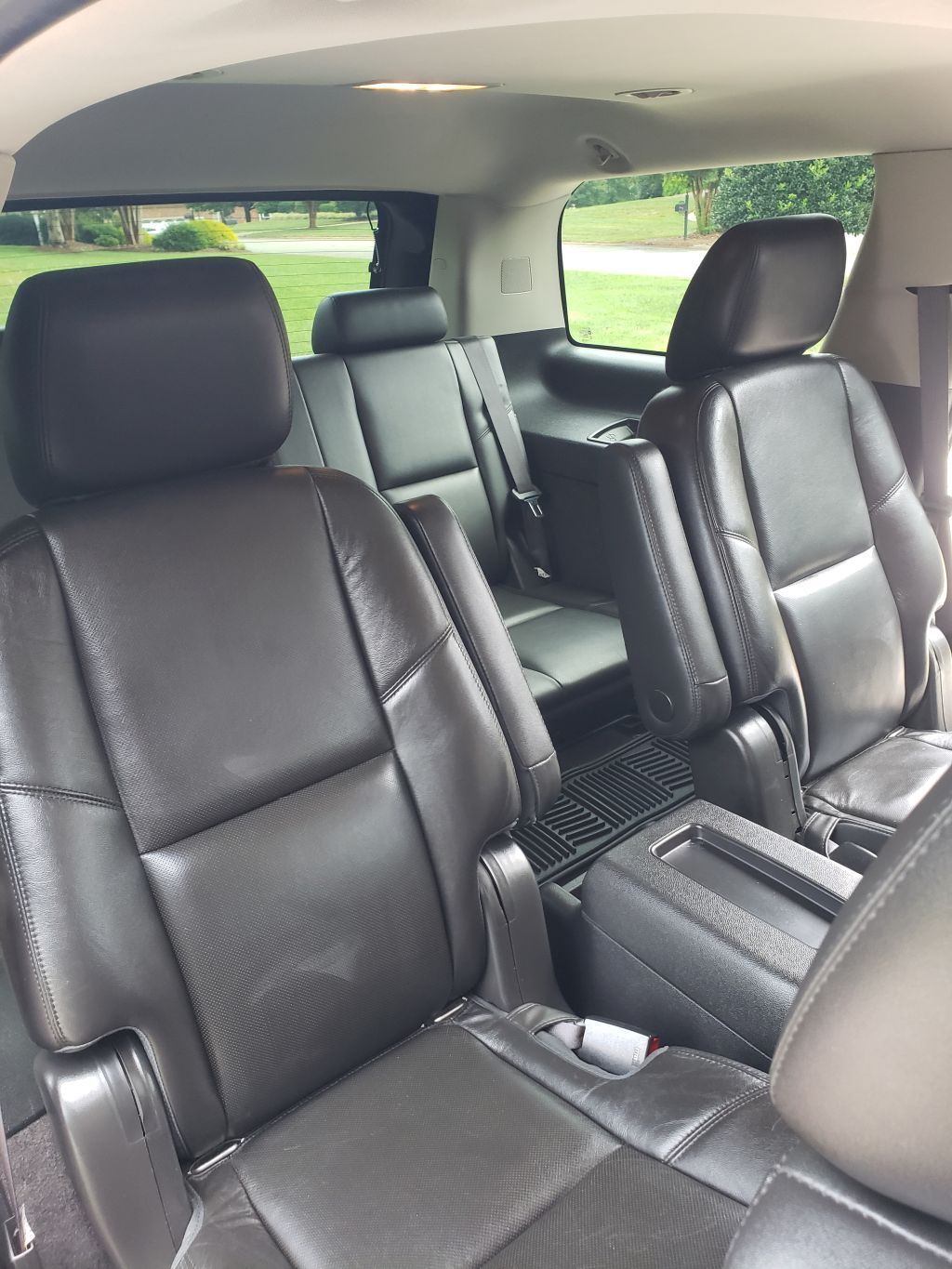 Used 2013 Cadillac Escalade Premium AWD/4WD image 17