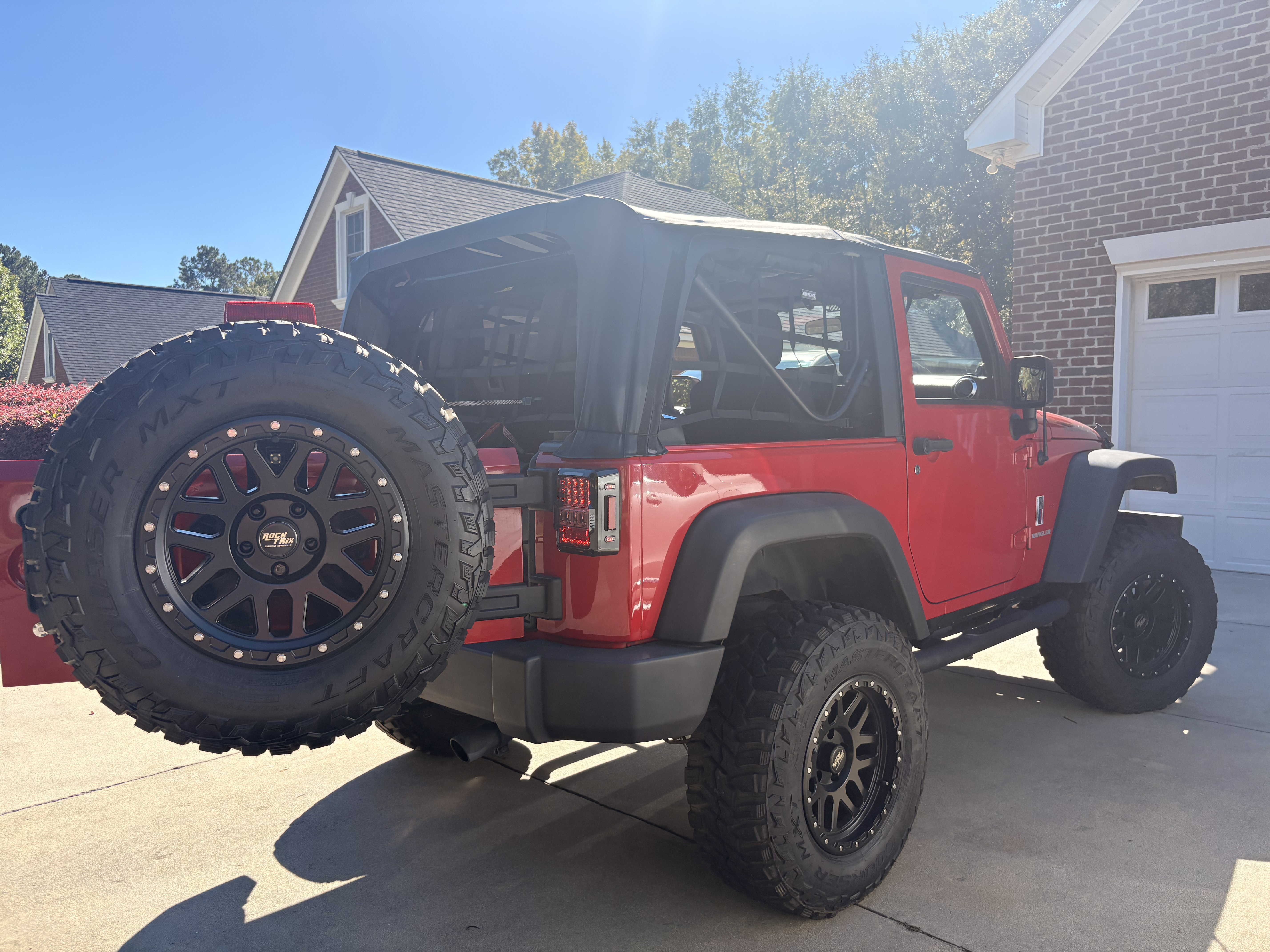 Used 2012 Jeep Wrangler Rubicon w/ PWR Convenience Group AWD/4WD image 10