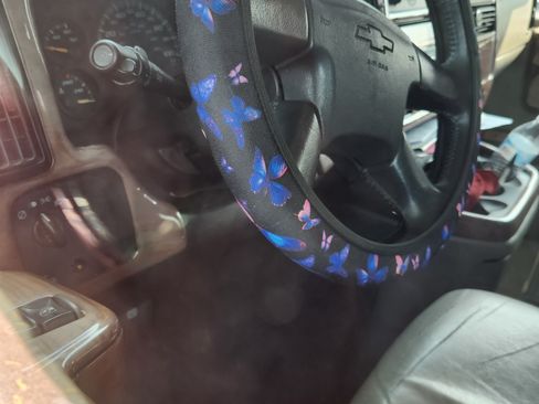 Used 2005 Chevrolet Express 1500 w/ Preferred Equipment Group image 5