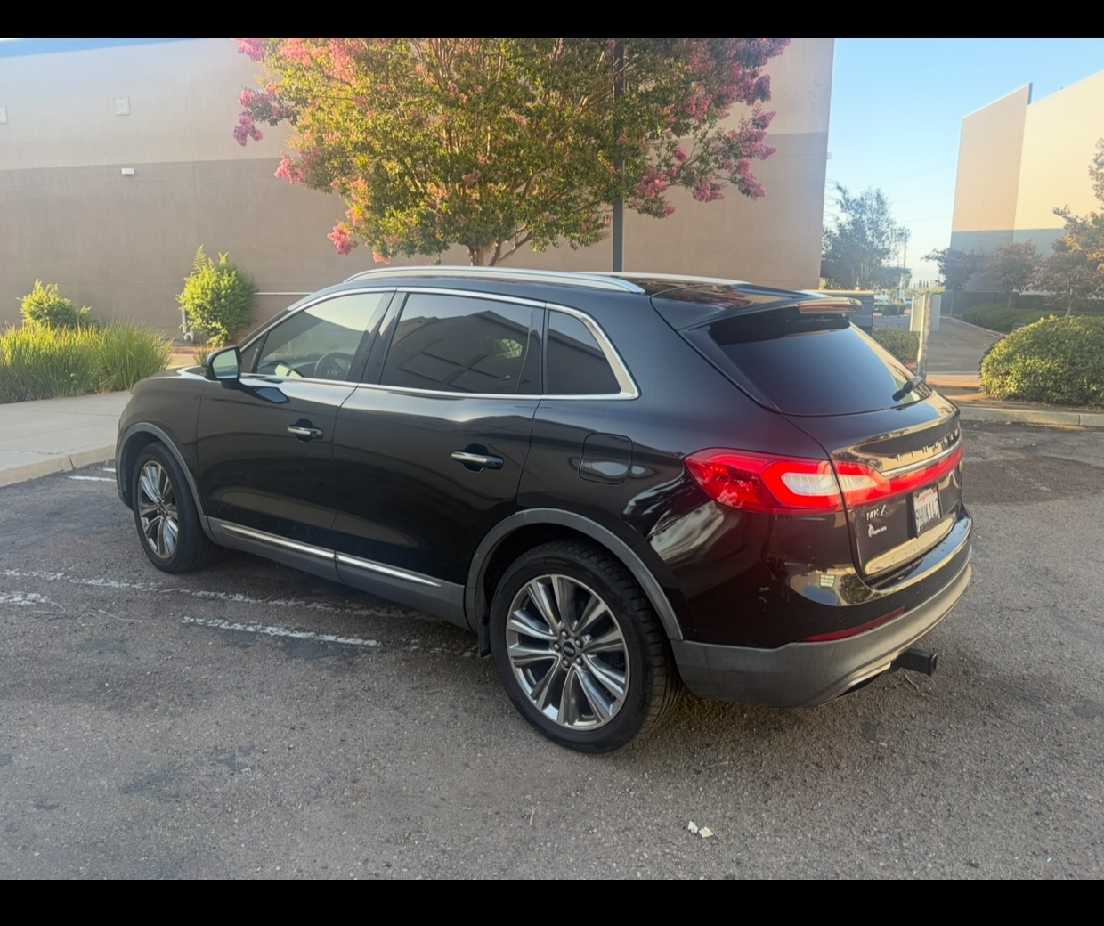 Used 2016 Lincoln MKX Reserve w/ Climate Package AWD/4WD image 1