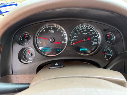 Used 2010 Chevrolet Avalanche LTZ image 12