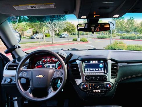 Used 2020 Chevrolet Tahoe 2WD w/ Remote Keyless Entry Package image 16