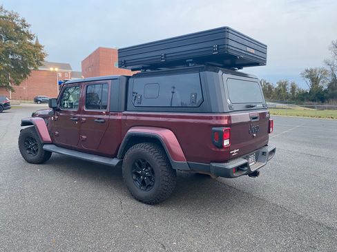 Used 2021 Jeep Gladiator Sport image 9