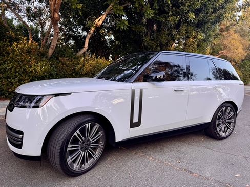 Used 2023 Land Rover Range Rover SE AWD/4WD image 1