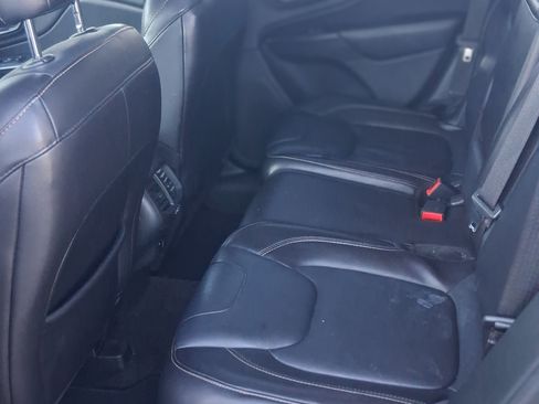 Used 2016 Jeep Cherokee Limited image 8