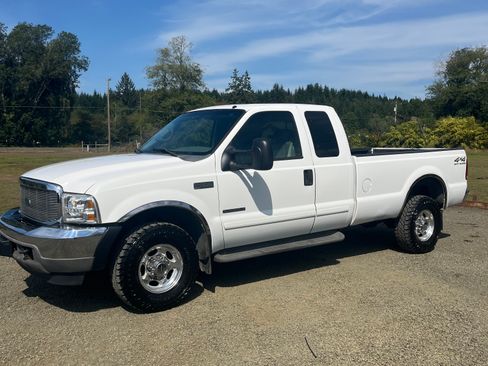 Used 2002 Ford F350 4x4 SuperCab Super Duty image 2