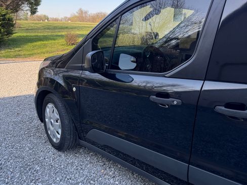 Used 2014 Ford Transit Connect XLT image 9