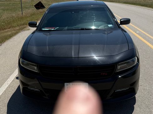 Used 2016 Dodge Charger R/T RWD image 4