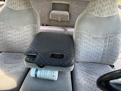 Used 1999 Ford F350 Long Bed image 6