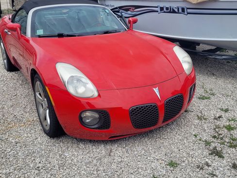 Used 2009 Pontiac Solstice GXP w/ Premium Package RWD image 1