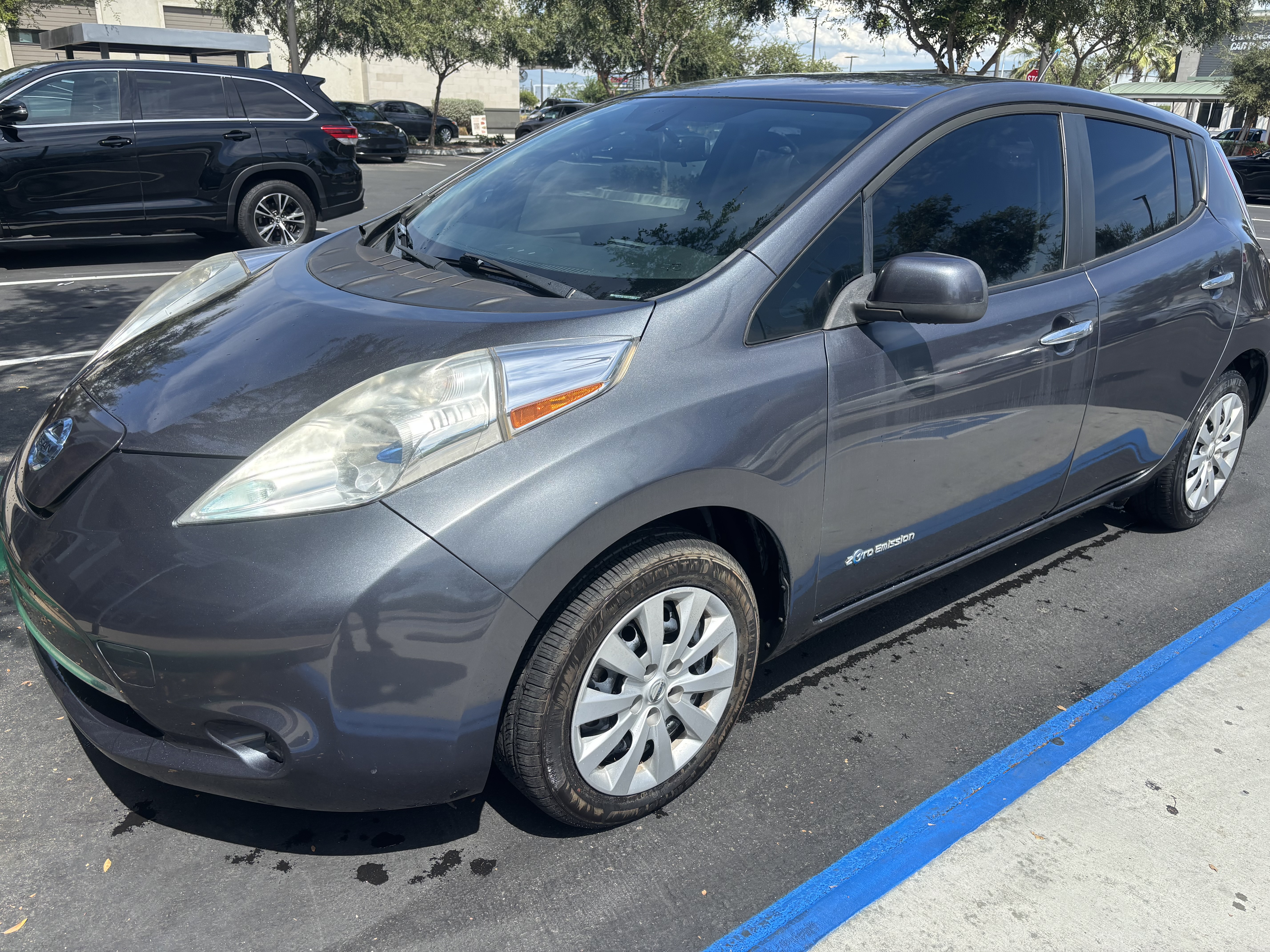 Used 2013 Nissan Leaf S FWD image 5