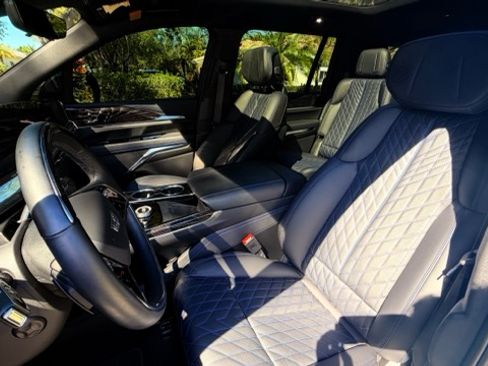 Used 2026 Cadillac Escalade IQL Luxury image 25